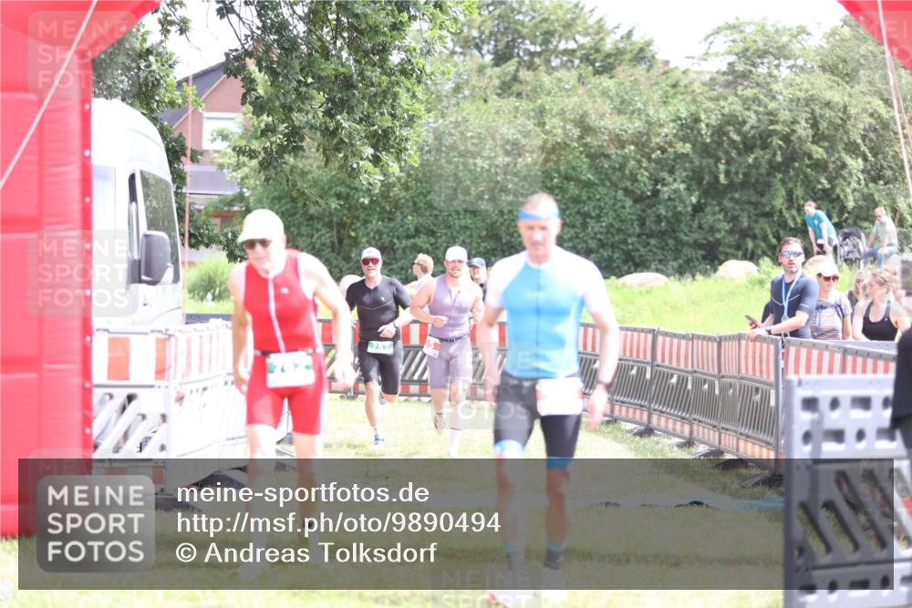 21.06.2026 - 29. Vierlanden-Triathlon Andreas Tolksdorf http://msf.ph/oto/9890494 21.06.2026 13:02:36 Ziel 35, 141, 757, 762, 35, 141, 757, 762 meine-sportfotos.de