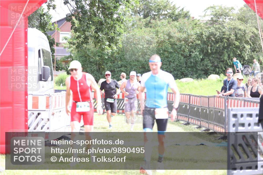 21.06.2026 - 29. Vierlanden-Triathlon Andreas Tolksdorf http://msf.ph/oto/9890495 21.06.2026 13:02:36 Ziel 35, 141, 757, 762, 35, 141, 757, 762 meine-sportfotos.de