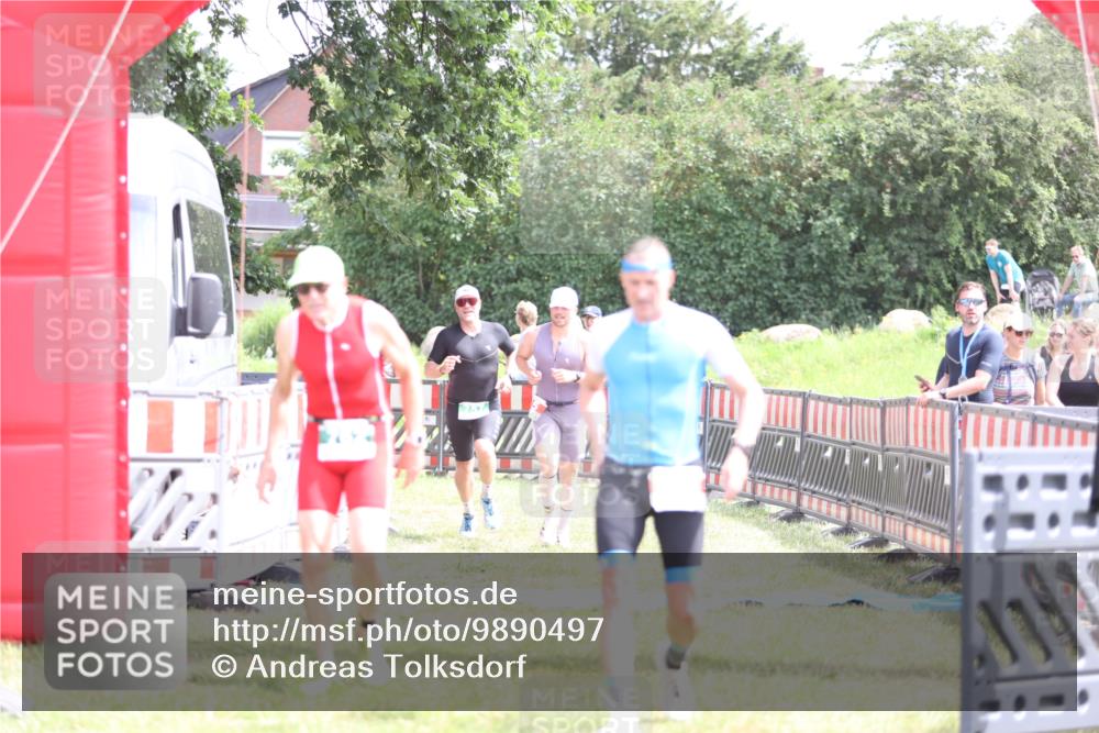 21.06.2026 - 29. Vierlanden-Triathlon Andreas Tolksdorf http://msf.ph/oto/9890497 21.06.2026 13:02:36 Ziel 35, 141, 757, 762, 35, 141, 757, 762 meine-sportfotos.de