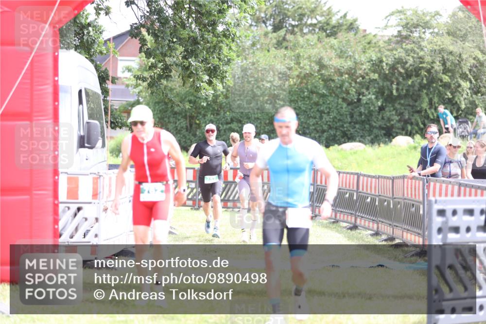 21.06.2026 - 29. Vierlanden-Triathlon Andreas Tolksdorf http://msf.ph/oto/9890498 21.06.2026 13:02:36 Ziel 35, 141, 757, 762, 35, 141, 757, 762 meine-sportfotos.de