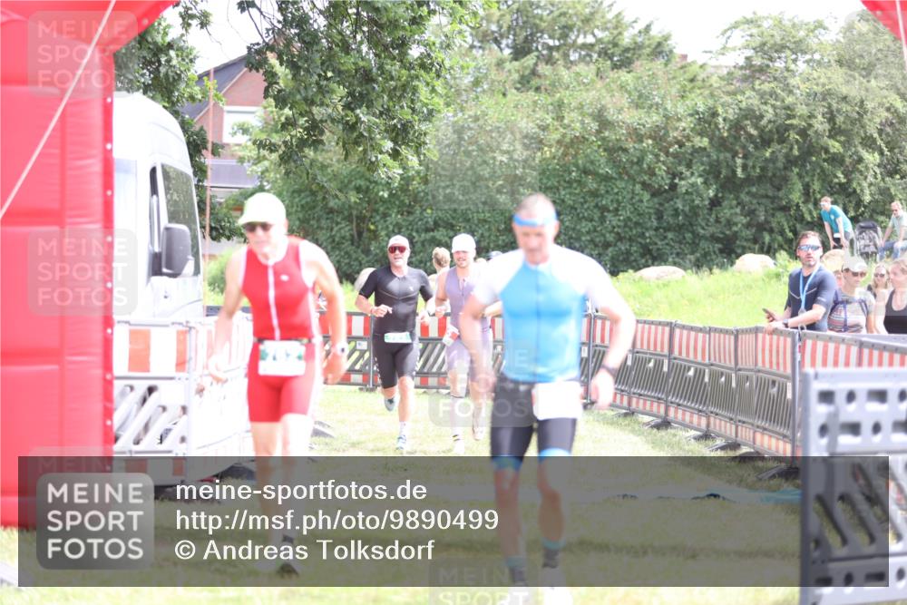 21.06.2026 - 29. Vierlanden-Triathlon Andreas Tolksdorf http://msf.ph/oto/9890499 21.06.2026 13:02:36 Ziel 35, 141, 757, 762, 35, 141, 757, 762 meine-sportfotos.de