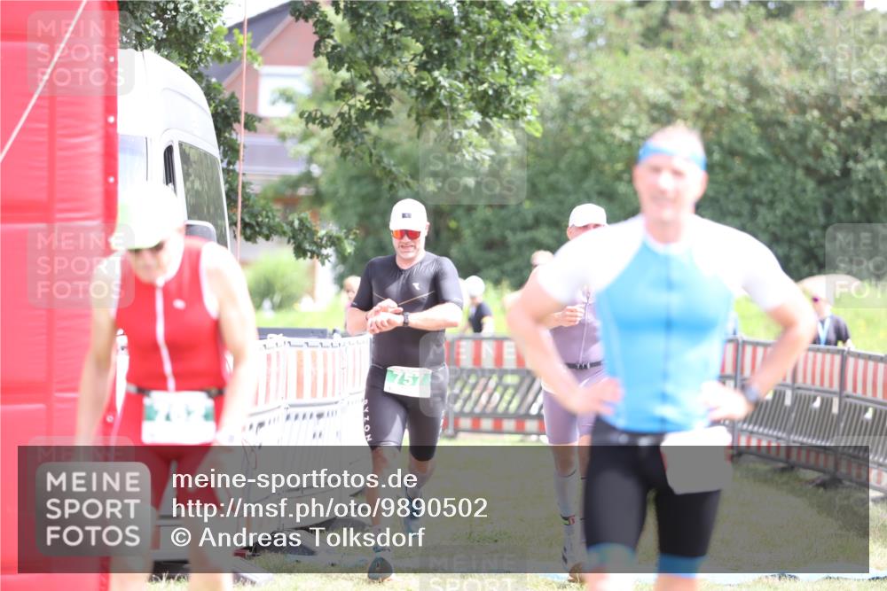 21.06.2026 - 29. Vierlanden-Triathlon Andreas Tolksdorf http://msf.ph/oto/9890502 21.06.2026 13:02:38 Ziel 35, 141, 757, 35, 141, 757 meine-sportfotos.de