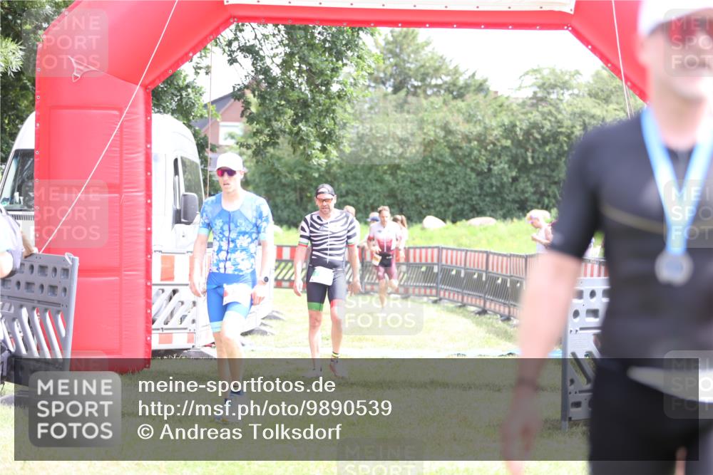 21.06.2026 - 29. Vierlanden-Triathlon Andreas Tolksdorf http://msf.ph/oto/9890539 21.06.2026 13:03:32 Ziel 139, 199, 728, 787, 979, 139, 199, 728, 787, 979 meine-sportfotos.de