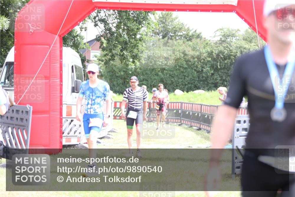 21.06.2026 - 29. Vierlanden-Triathlon Andreas Tolksdorf http://msf.ph/oto/9890540 21.06.2026 13:03:32 Ziel 139, 199, 728, 787, 979, 139, 199, 728, 787, 979 meine-sportfotos.de