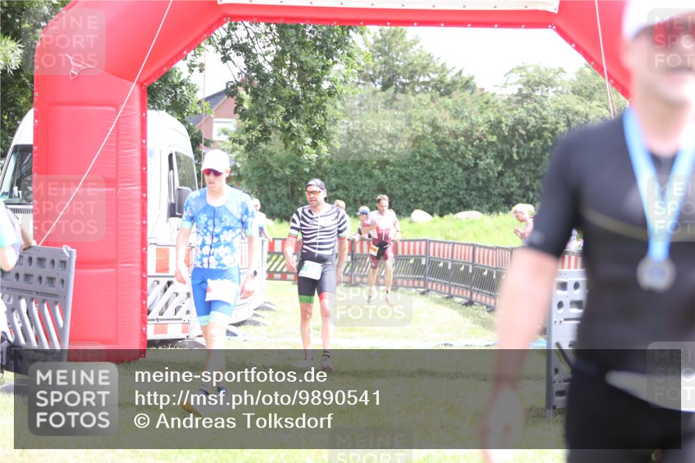 21.06.2026 - 29. Vierlanden-Triathlon Andreas Tolksdorf http://msf.ph/oto/9890541 21.06.2026 13:03:32 Ziel 139, 199, 728, 787, 979, 139, 199, 728, 787, 979 meine-sportfotos.de