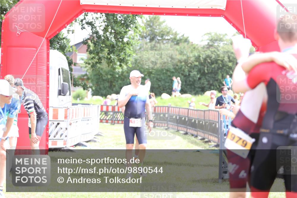 21.06.2026 - 29. Vierlanden-Triathlon Andreas Tolksdorf http://msf.ph/oto/9890544 21.06.2026 13:03:43 Ziel 728, 728 meine-sportfotos.de