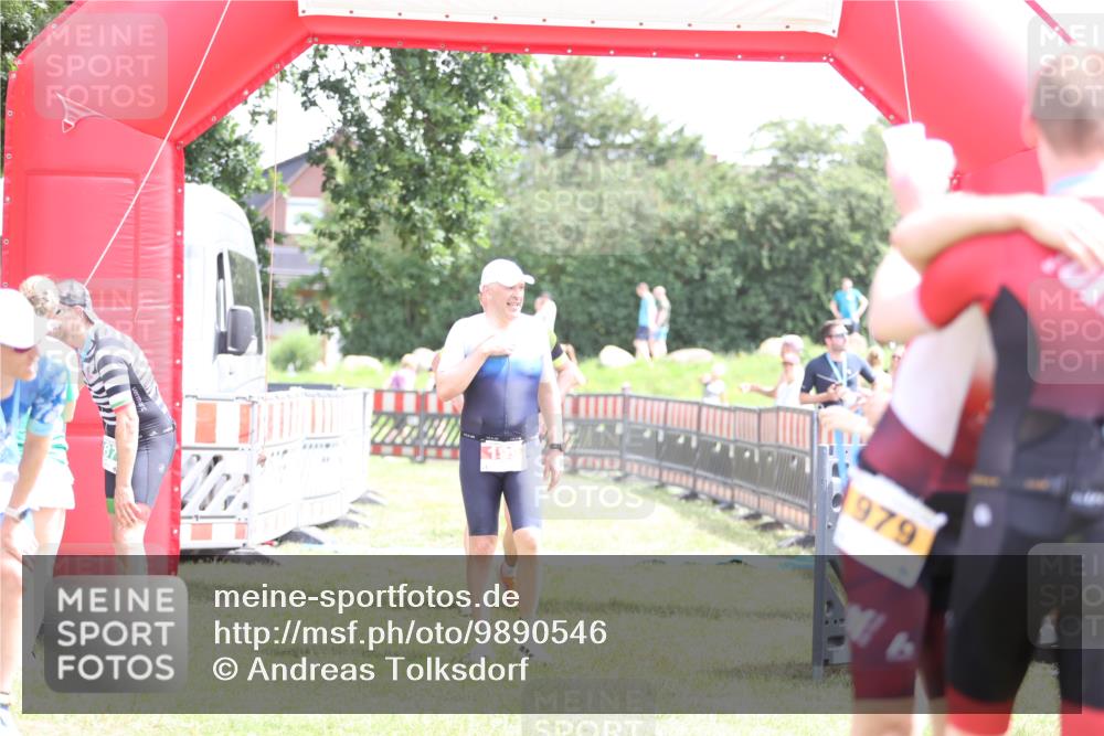 21.06.2026 - 29. Vierlanden-Triathlon Andreas Tolksdorf http://msf.ph/oto/9890546 21.06.2026 13:03:43 Ziel 728, 728 meine-sportfotos.de