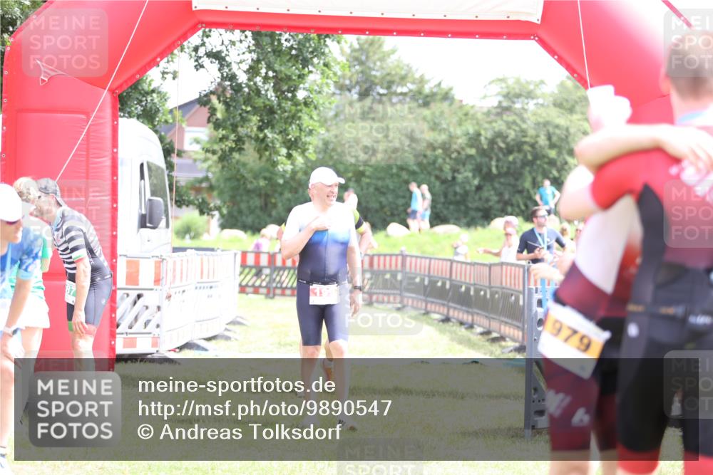 21.06.2026 - 29. Vierlanden-Triathlon Andreas Tolksdorf http://msf.ph/oto/9890547 21.06.2026 13:03:43 Ziel 728, 728 meine-sportfotos.de