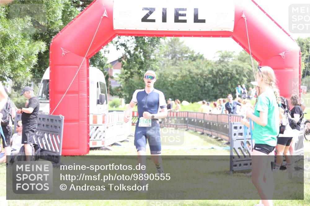 21.06.2026 - 29. Vierlanden-Triathlon Andreas Tolksdorf http://msf.ph/oto/9890555 21.06.2026 13:04:08 Ziel 674, 674 meine-sportfotos.de
