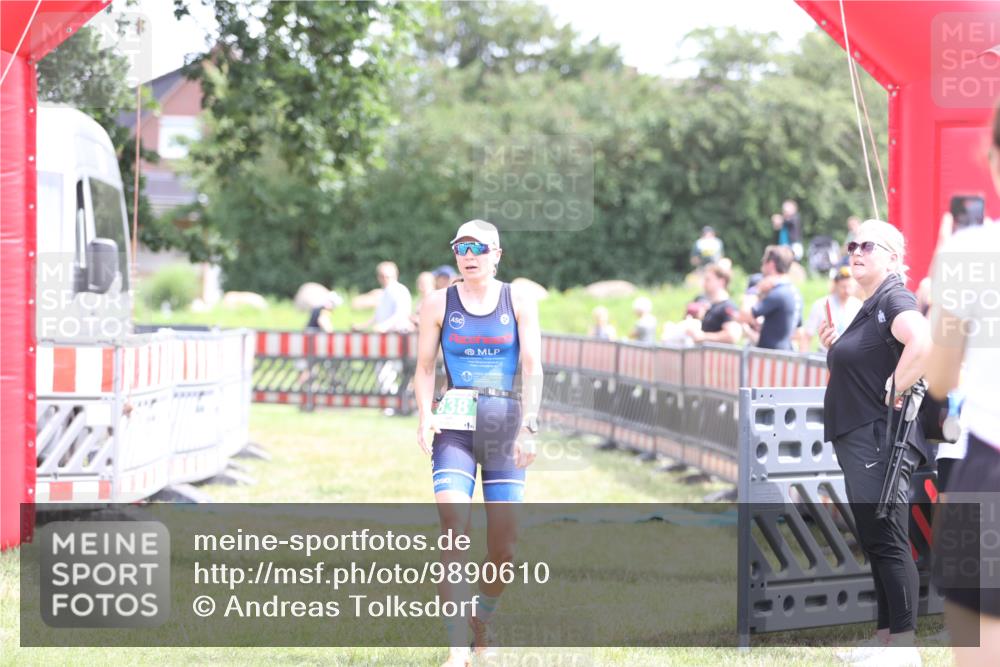 21.06.2026 - 29. Vierlanden-Triathlon Andreas Tolksdorf http://msf.ph/oto/9890610 21.06.2026 13:05:58 Ziel 838, 838 meine-sportfotos.de