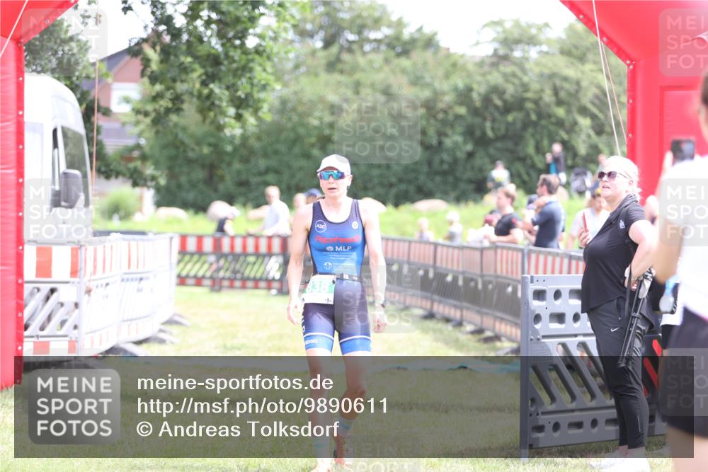 21.06.2026 - 29. Vierlanden-Triathlon Andreas Tolksdorf http://msf.ph/oto/9890611 21.06.2026 13:05:58 Ziel 838, 838 meine-sportfotos.de