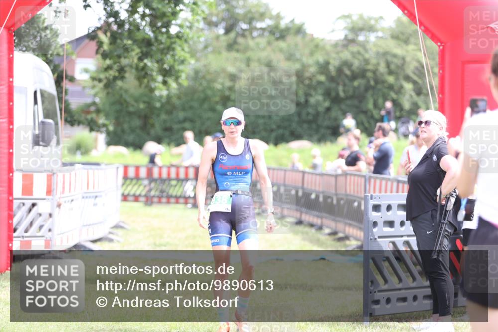 21.06.2026 - 29. Vierlanden-Triathlon Andreas Tolksdorf http://msf.ph/oto/9890613 21.06.2026 13:05:58 Ziel 838, 838 meine-sportfotos.de