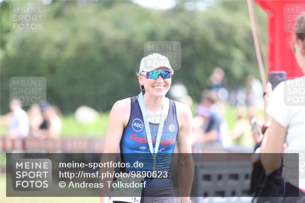 21.06.2026 - 29. Vierlanden-Triathlon Andreas Tolksdorf http://msf.ph/oto/9890623 21.06.2026 13:06:03 Ziel 121, 121 meine-sportfotos.de