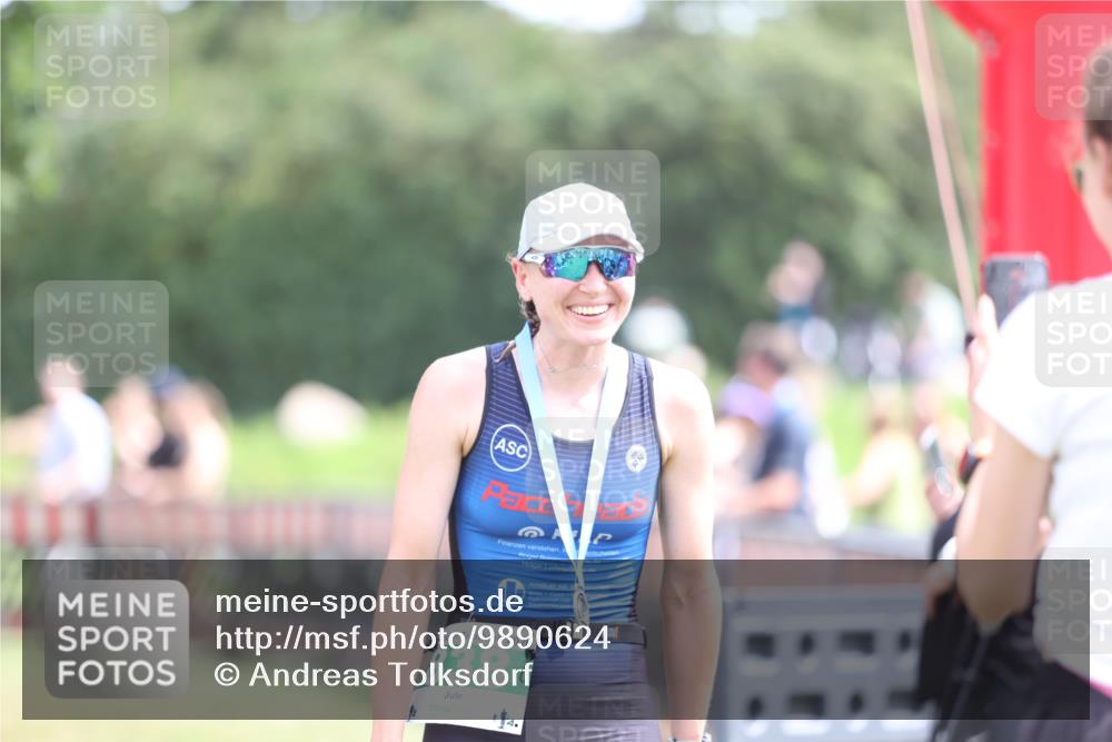 21.06.2026 - 29. Vierlanden-Triathlon Andreas Tolksdorf http://msf.ph/oto/9890624 21.06.2026 13:06:03 Ziel 121, 121 meine-sportfotos.de