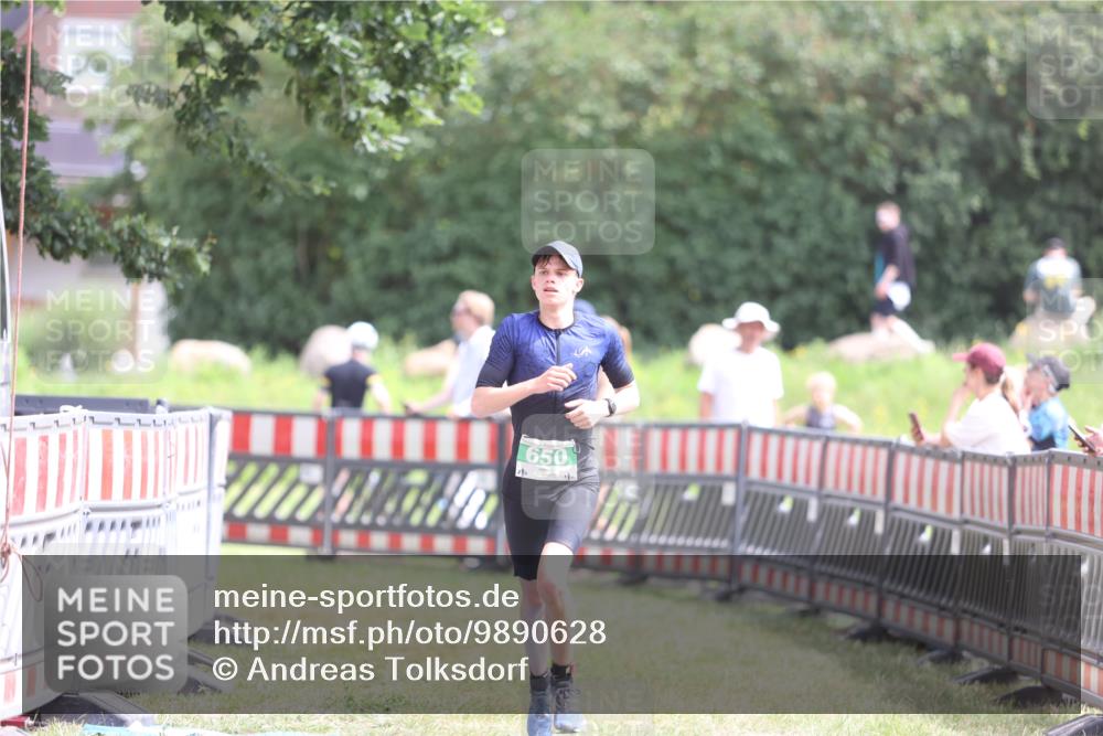 21.06.2026 - 29. Vierlanden-Triathlon Andreas Tolksdorf http://msf.ph/oto/9890628 21.06.2026 13:06:21 Ziel 642, 650, 642, 650 meine-sportfotos.de