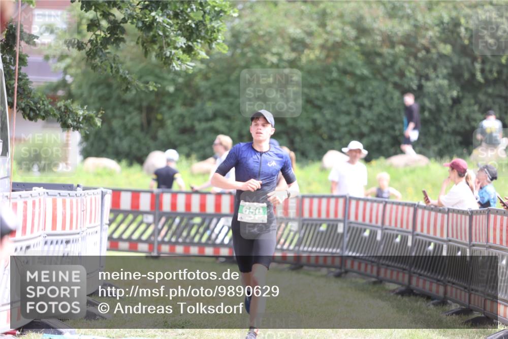 21.06.2026 - 29. Vierlanden-Triathlon Andreas Tolksdorf http://msf.ph/oto/9890629 21.06.2026 13:06:21 Ziel 642, 650, 642, 650 meine-sportfotos.de