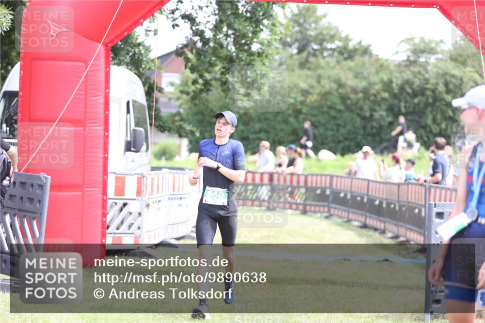 21.06.2026 - 29. Vierlanden-Triathlon Andreas Tolksdorf http://msf.ph/oto/9890638 21.06.2026 13:06:23 Ziel 642, 650, 642, 650 meine-sportfotos.de