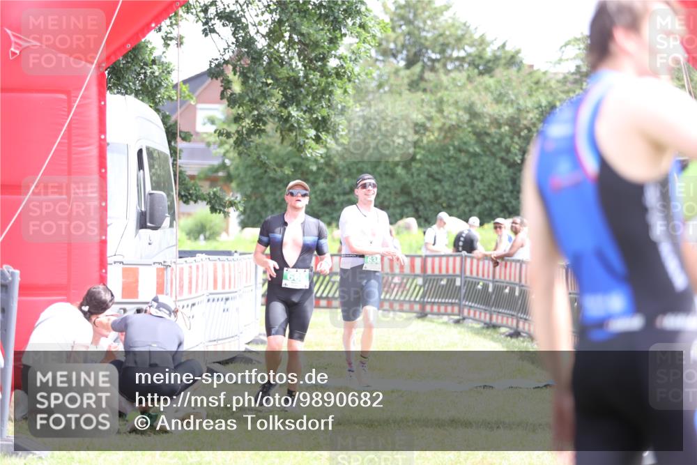21.06.2026 - 29. Vierlanden-Triathlon Andreas Tolksdorf http://msf.ph/oto/9890682 21.06.2026 13:07:51 Ziel 634, 668, 634, 668 meine-sportfotos.de