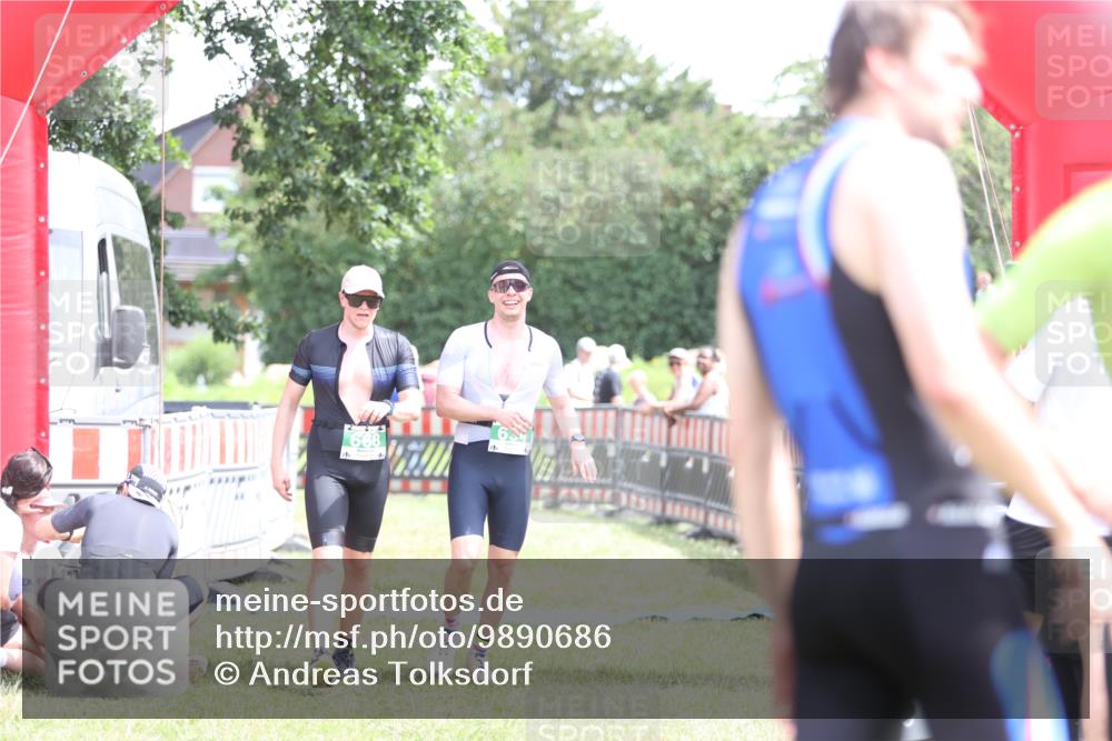 21.06.2026 - 29. Vierlanden-Triathlon Andreas Tolksdorf http://msf.ph/oto/9890686 21.06.2026 13:07:52 Ziel 634, 668, 634, 668 meine-sportfotos.de