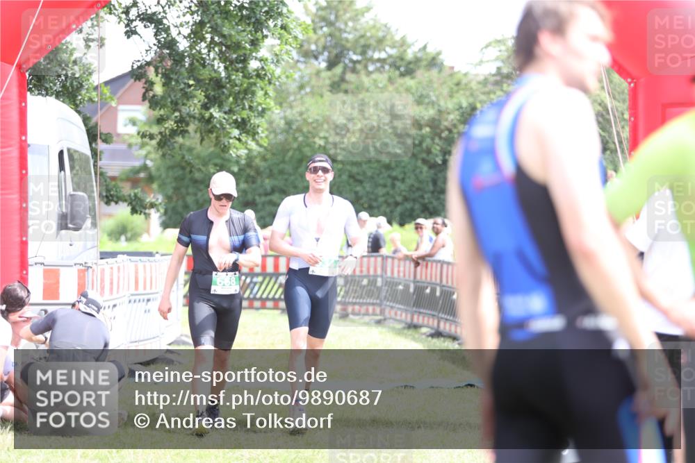 21.06.2026 - 29. Vierlanden-Triathlon Andreas Tolksdorf http://msf.ph/oto/9890687 21.06.2026 13:07:52 Ziel 634, 668, 634, 668 meine-sportfotos.de