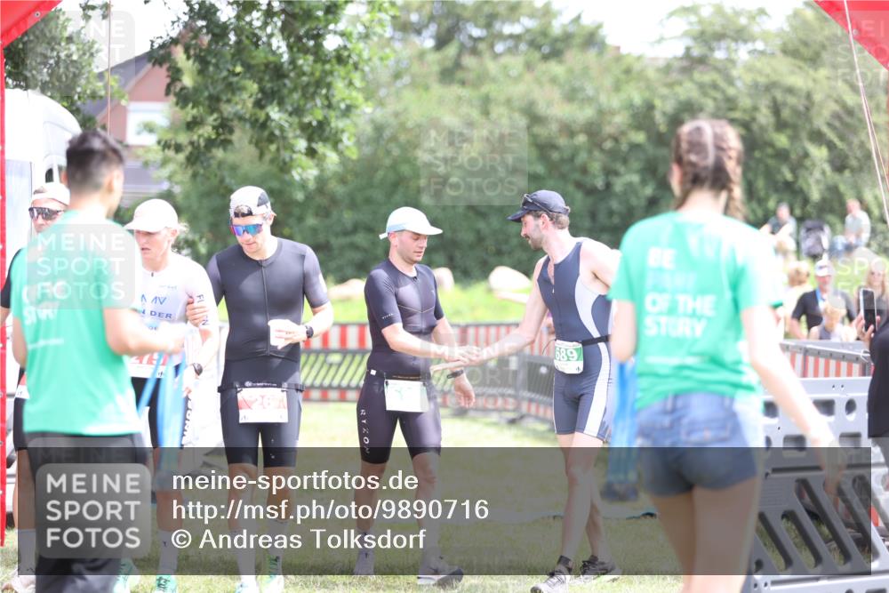 21.06.2026 - 29. Vierlanden-Triathlon Andreas Tolksdorf http://msf.ph/oto/9890716 21.06.2026 13:08:27 Ziel 147, 689, 695, 147, 689, 695 meine-sportfotos.de