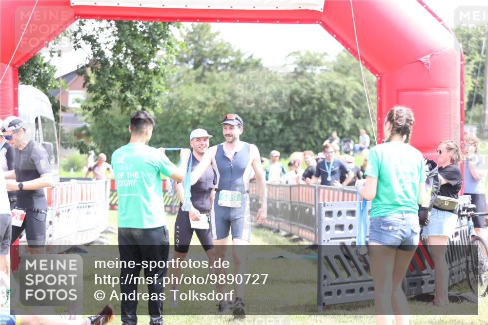21.06.2026 - 29. Vierlanden-Triathlon Andreas Tolksdorf http://msf.ph/oto/9890727 21.06.2026 13:08:29 Ziel 147, 695, 147, 695 meine-sportfotos.de