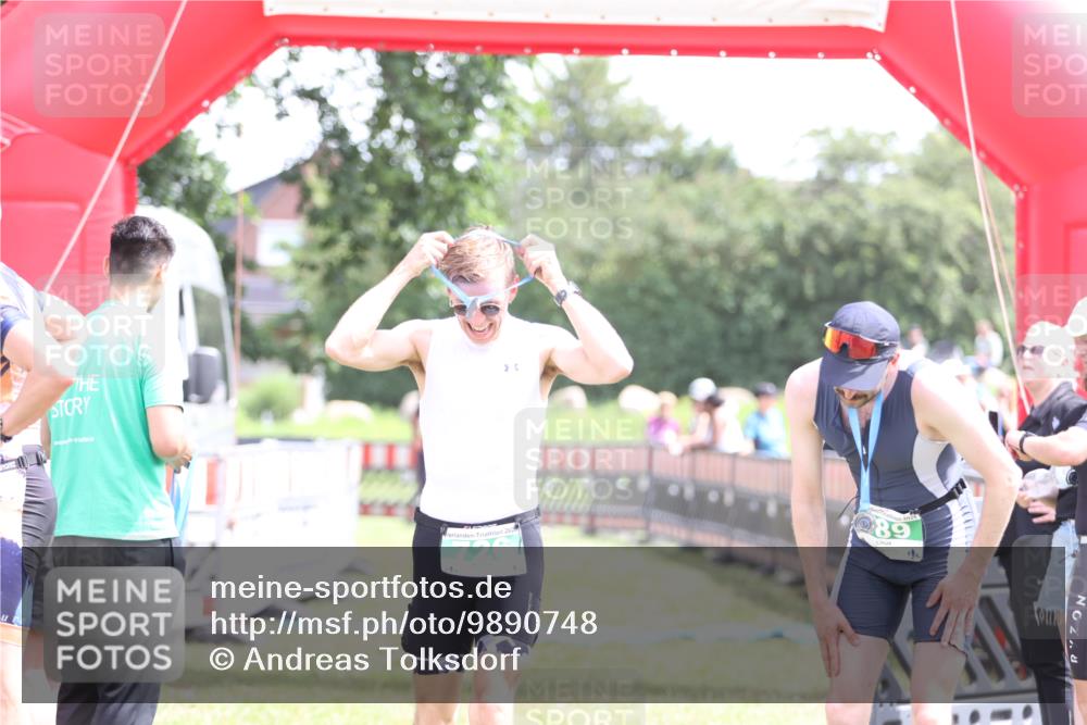 21.06.2026 - 29. Vierlanden-Triathlon Andreas Tolksdorf http://msf.ph/oto/9890748 21.06.2026 13:08:49 Ziel 173, 712, 726, 173, 712, 726 meine-sportfotos.de