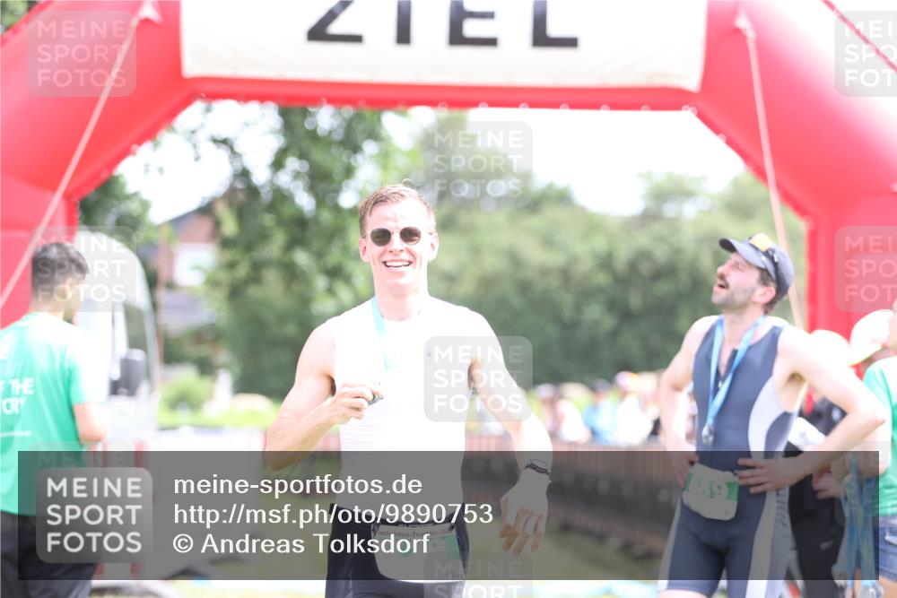 21.06.2026 - 29. Vierlanden-Triathlon Andreas Tolksdorf http://msf.ph/oto/9890753 21.06.2026 13:08:50 Ziel 173, 712, 726, 173, 712, 726 meine-sportfotos.de
