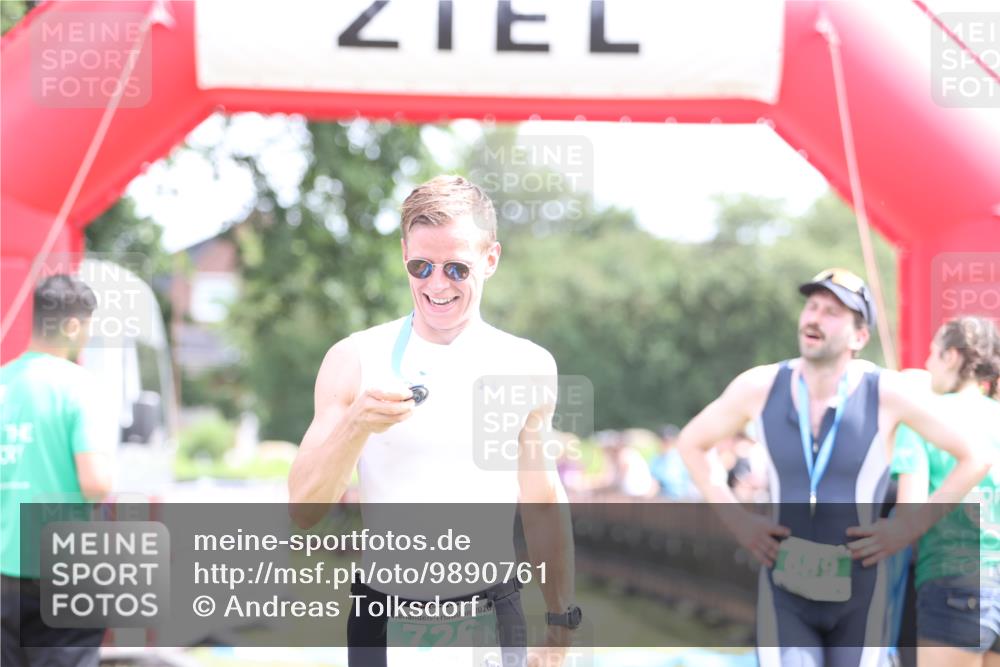 21.06.2026 - 29. Vierlanden-Triathlon Andreas Tolksdorf http://msf.ph/oto/9890761 21.06.2026 13:08:51 Ziel 173, 712, 173, 712 meine-sportfotos.de