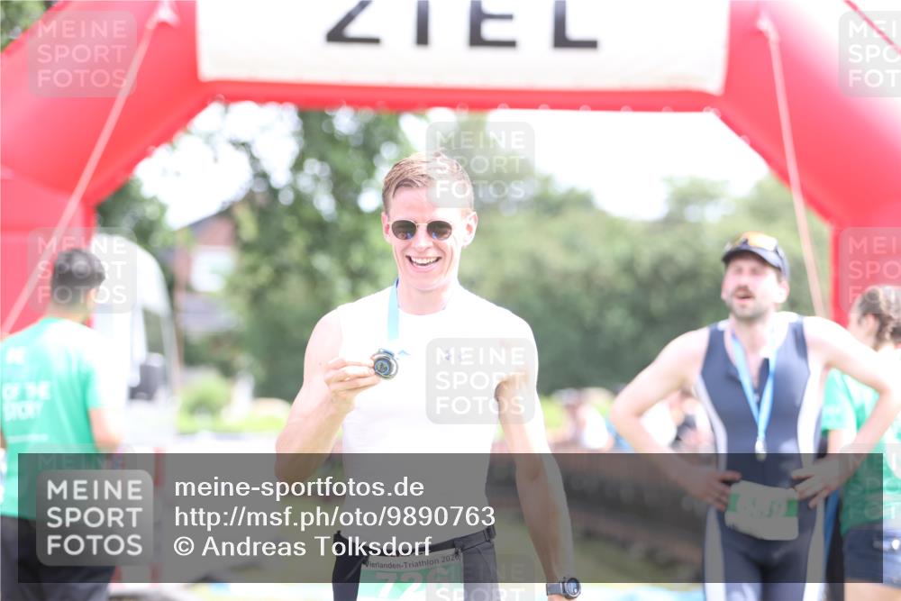 21.06.2026 - 29. Vierlanden-Triathlon Andreas Tolksdorf http://msf.ph/oto/9890763 21.06.2026 13:08:51 Ziel 173, 712, 173, 712 meine-sportfotos.de