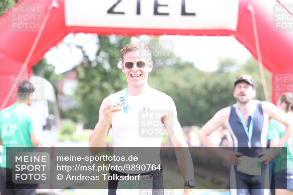 21.06.2026 - 29. Vierlanden-Triathlon Andreas Tolksdorf http://msf.ph/oto/9890764 21.06.2026 13:08:51 Ziel 173, 712, 173, 712 meine-sportfotos.de