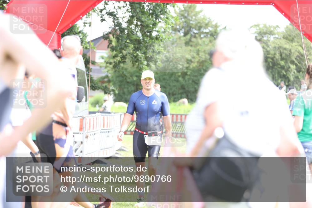 21.06.2026 - 29. Vierlanden-Triathlon Andreas Tolksdorf http://msf.ph/oto/9890766 21.06.2026 13:08:56 Ziel 173, 712, 173, 712 meine-sportfotos.de