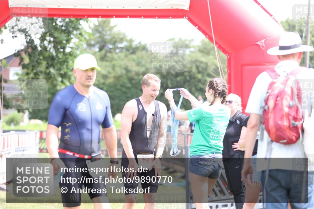 21.06.2026 - 29. Vierlanden-Triathlon Andreas Tolksdorf http://msf.ph/oto/9890770 21.06.2026 13:09:01 Ziel 173, 173 meine-sportfotos.de