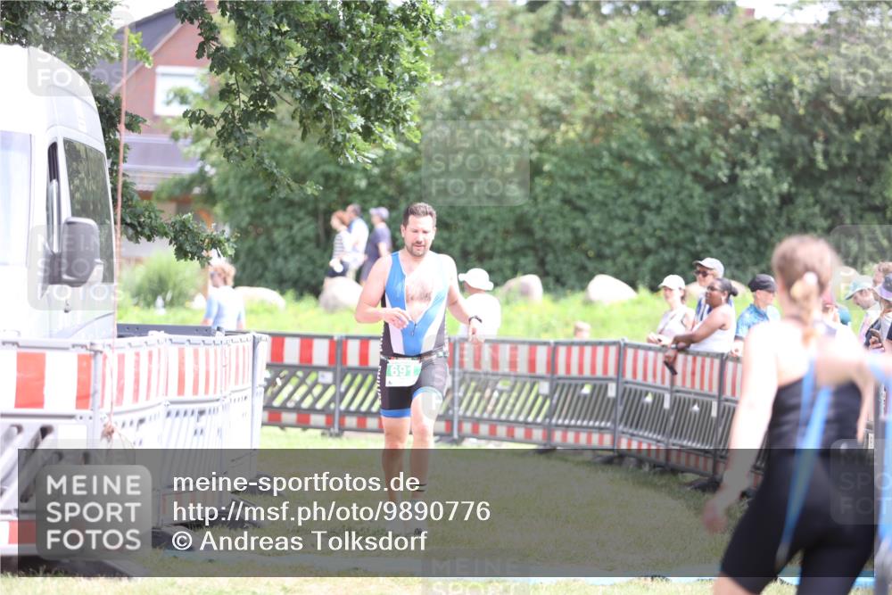 21.06.2026 - 29. Vierlanden-Triathlon Andreas Tolksdorf http://msf.ph/oto/9890776 21.06.2026 13:09:37 Ziel 691, 691 meine-sportfotos.de