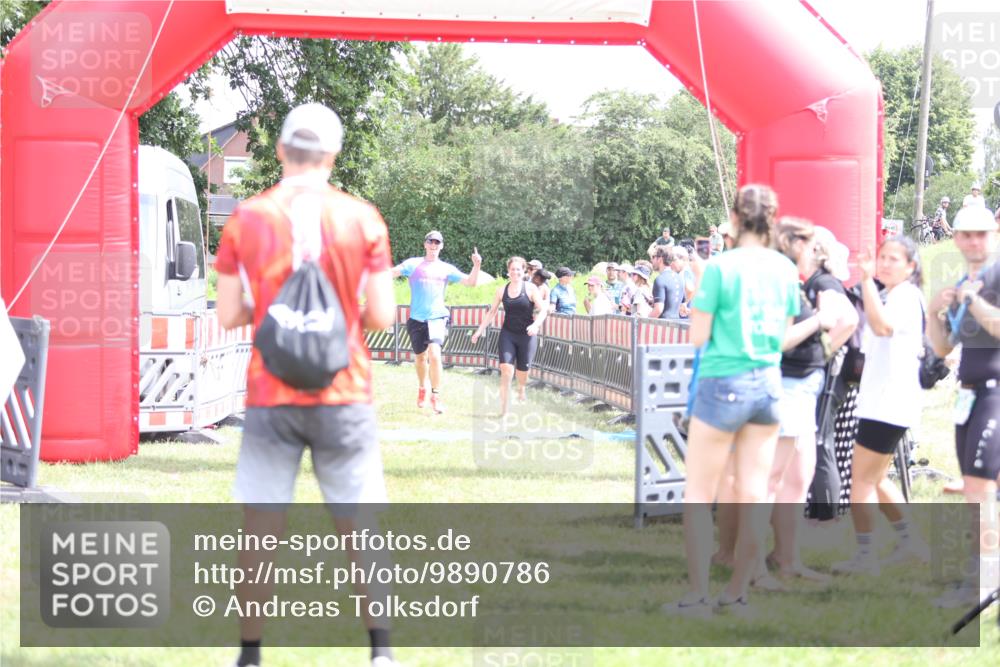 21.06.2026 - 29. Vierlanden-Triathlon Andreas Tolksdorf http://msf.ph/oto/9890786 21.06.2026 13:09:56 Ziel 67, 140, 764, 814, 898, 67, 140, 764, 814, 898 meine-sportfotos.de