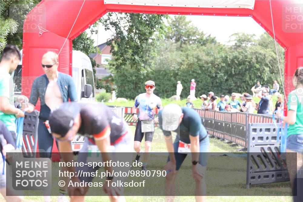 21.06.2026 - 29. Vierlanden-Triathlon Andreas Tolksdorf http://msf.ph/oto/9890790 21.06.2026 13:10:18 Ziel 703, 805, 703, 805 meine-sportfotos.de
