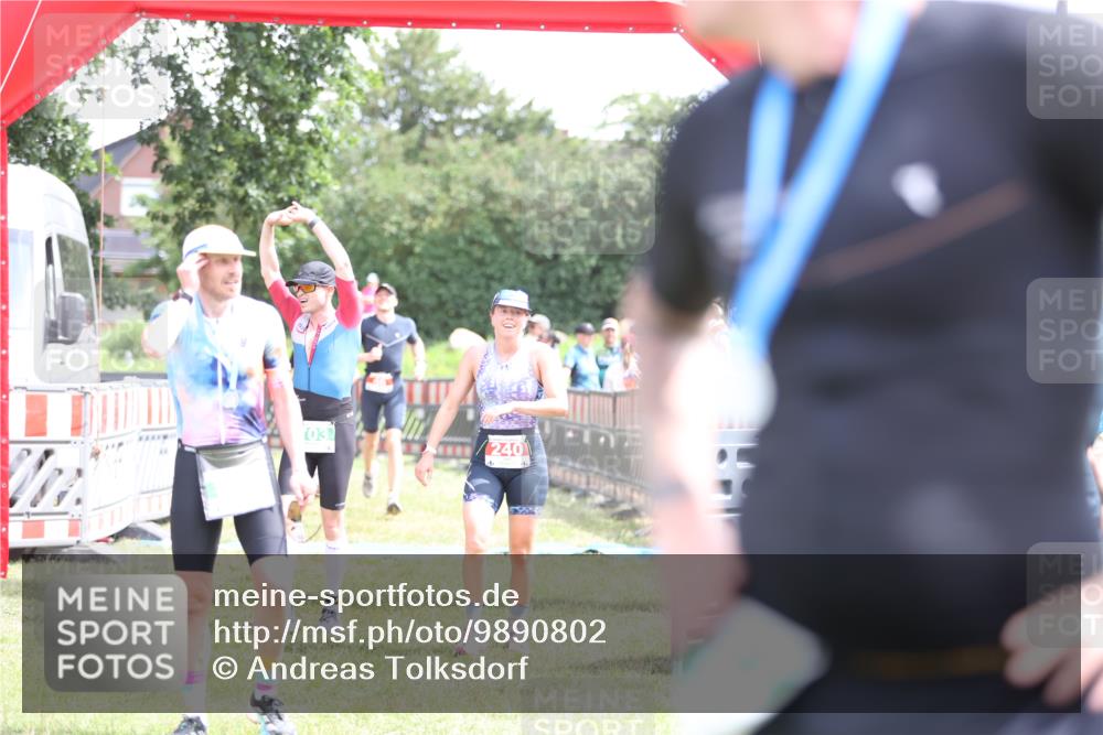 21.06.2026 - 29. Vierlanden-Triathlon Andreas Tolksdorf http://msf.ph/oto/9890802 21.06.2026 13:10:32 Ziel 46, 191, 240, 703, 46, 191, 240, 703 meine-sportfotos.de