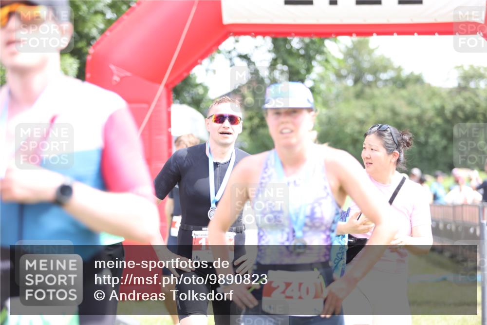 21.06.2026 - 29. Vierlanden-Triathlon Andreas Tolksdorf http://msf.ph/oto/9890823 21.06.2026 13:10:49 Ziel 154, 186, 699, 154, 186, 699 meine-sportfotos.de