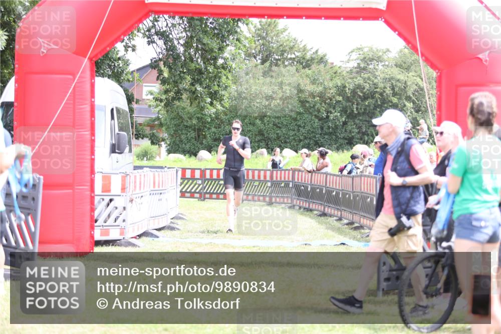 21.06.2026 - 29. Vierlanden-Triathlon Andreas Tolksdorf http://msf.ph/oto/9890834 21.06.2026 13:11:55 Ziel 745, 745 meine-sportfotos.de