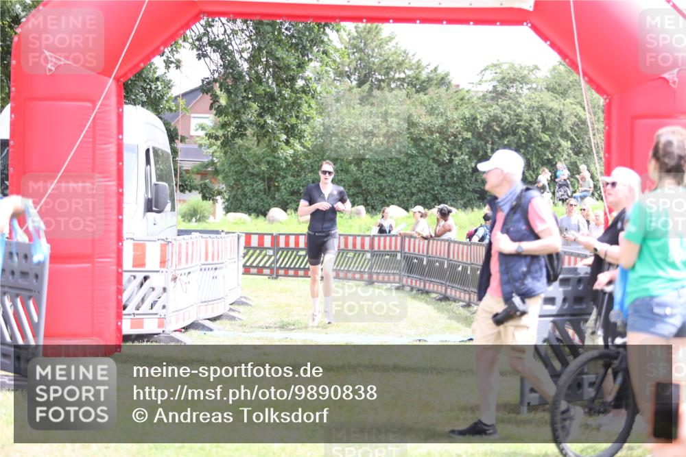 21.06.2026 - 29. Vierlanden-Triathlon Andreas Tolksdorf http://msf.ph/oto/9890838 21.06.2026 13:11:55 Ziel 745, 745 meine-sportfotos.de