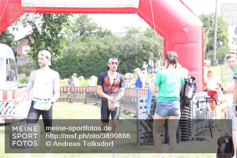21.06.2026 - 29. Vierlanden-Triathlon Andreas Tolksdorf http://msf.ph/oto/9890866 21.06.2026 13:12:19 Ziel 660, 660 meine-sportfotos.de