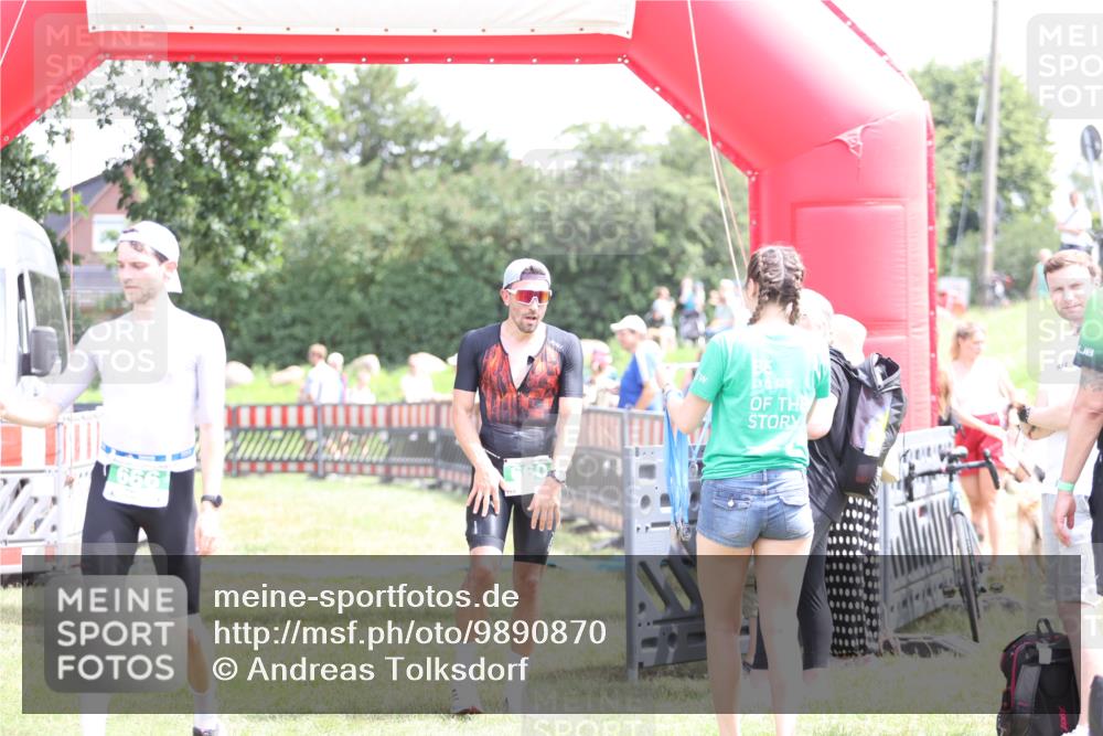 21.06.2026 - 29. Vierlanden-Triathlon Andreas Tolksdorf http://msf.ph/oto/9890870 21.06.2026 13:12:20 Ziel 660, 660 meine-sportfotos.de