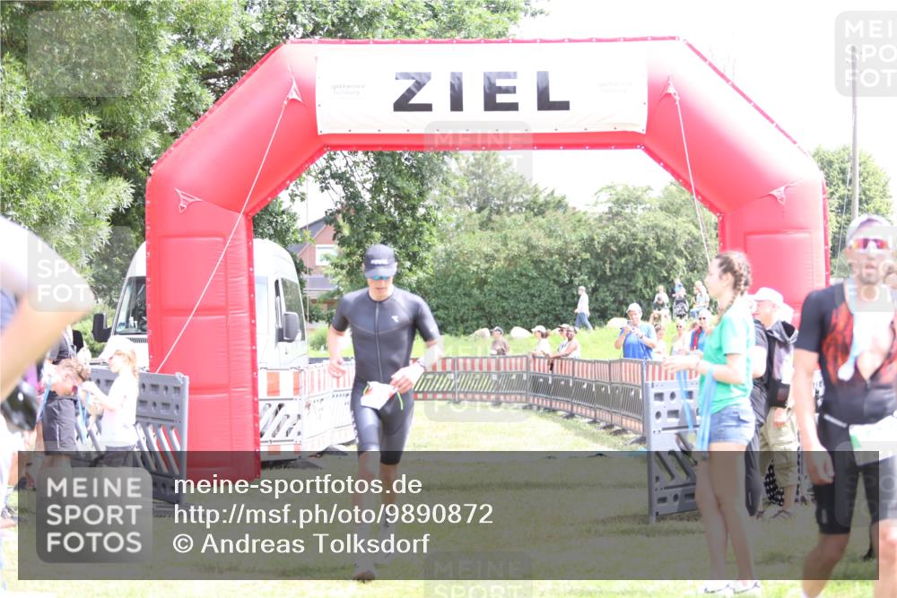 21.06.2026 - 29. Vierlanden-Triathlon Andreas Tolksdorf http://msf.ph/oto/9890872 21.06.2026 13:12:57 Ziel 86, 86 meine-sportfotos.de