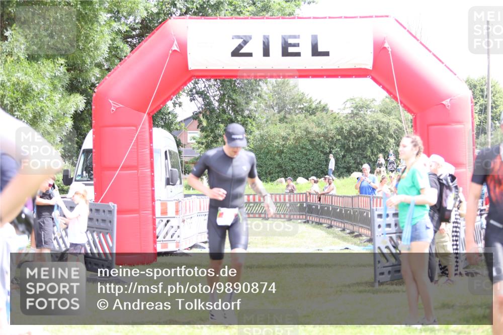 21.06.2026 - 29. Vierlanden-Triathlon Andreas Tolksdorf http://msf.ph/oto/9890874 21.06.2026 13:12:57 Ziel 86, 86 meine-sportfotos.de