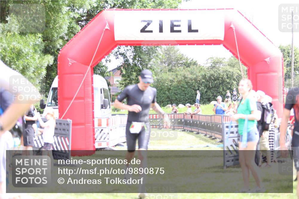 21.06.2026 - 29. Vierlanden-Triathlon Andreas Tolksdorf http://msf.ph/oto/9890875 21.06.2026 13:12:57 Ziel 86, 86 meine-sportfotos.de