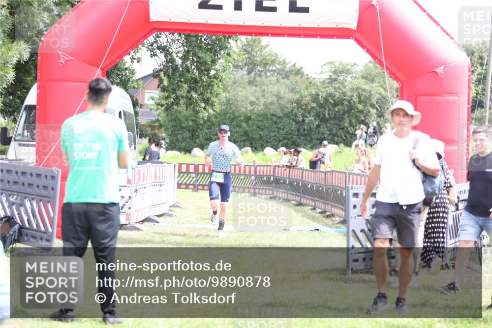 21.06.2026 - 29. Vierlanden-Triathlon Andreas Tolksdorf http://msf.ph/oto/9890878 21.06.2026 13:13:28 Ziel 733, 785, 733, 785 meine-sportfotos.de