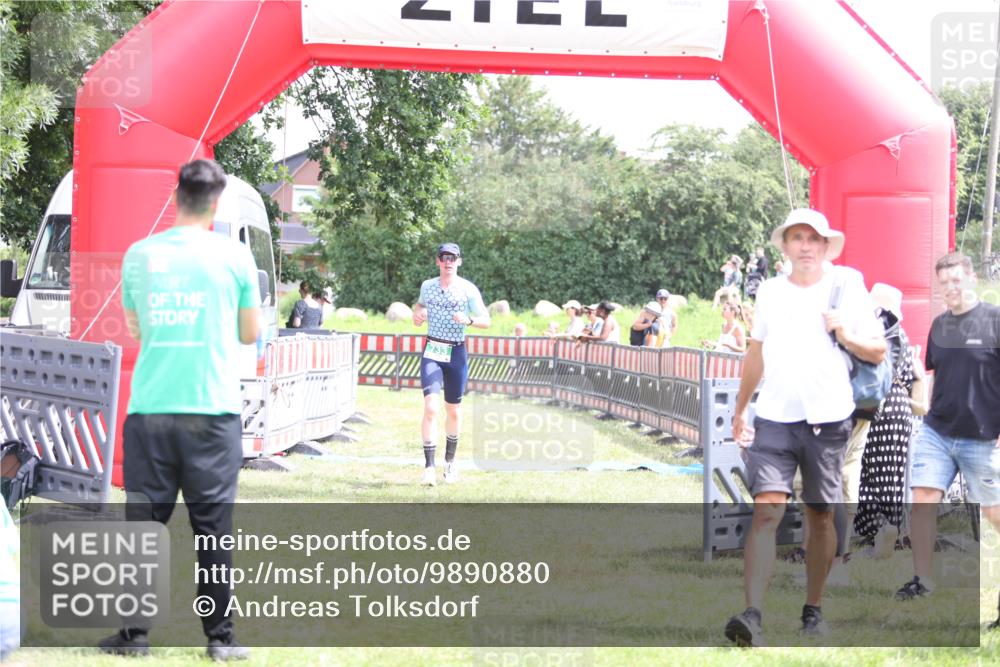 21.06.2026 - 29. Vierlanden-Triathlon Andreas Tolksdorf http://msf.ph/oto/9890880 21.06.2026 13:13:28 Ziel 733, 785, 733, 785 meine-sportfotos.de