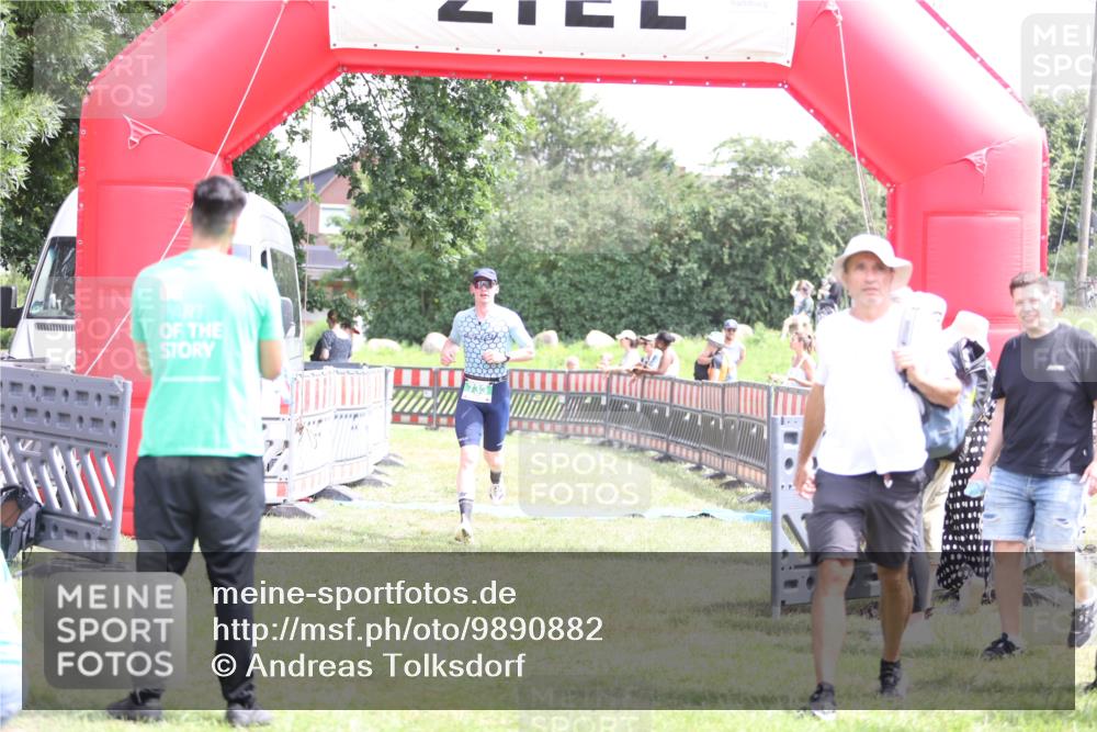 21.06.2026 - 29. Vierlanden-Triathlon Andreas Tolksdorf http://msf.ph/oto/9890882 21.06.2026 13:13:28 Ziel 733, 785, 733, 785 meine-sportfotos.de