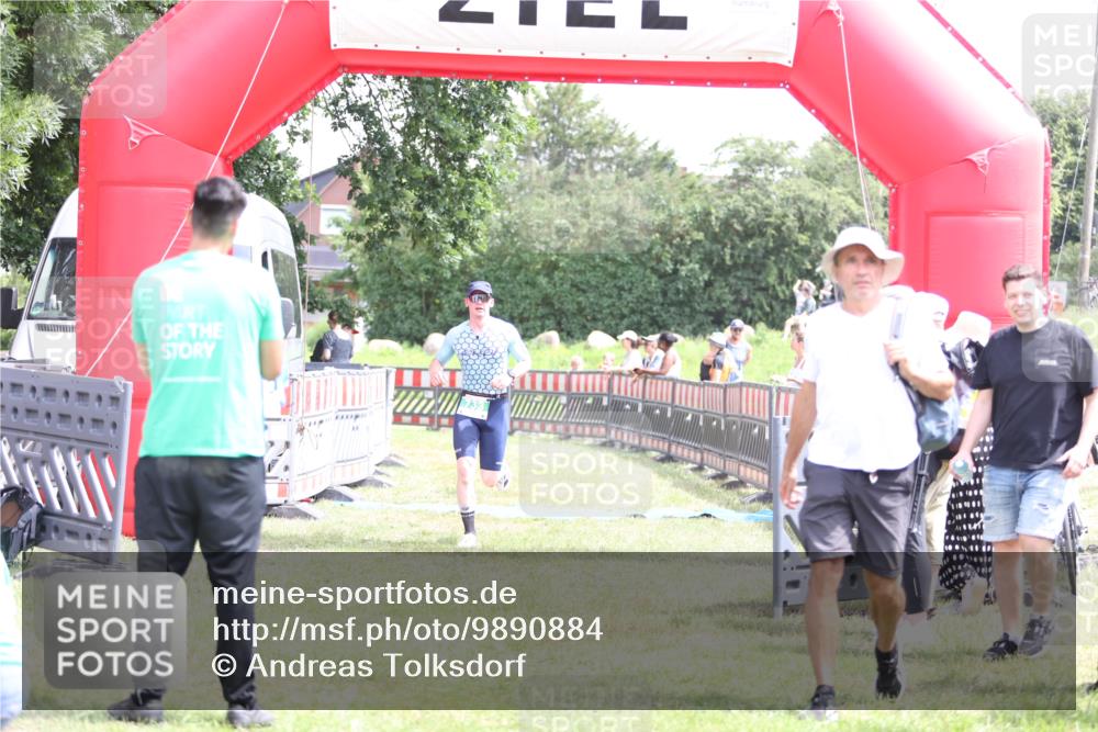 21.06.2026 - 29. Vierlanden-Triathlon Andreas Tolksdorf http://msf.ph/oto/9890884 21.06.2026 13:13:28 Ziel 733, 785, 733, 785 meine-sportfotos.de