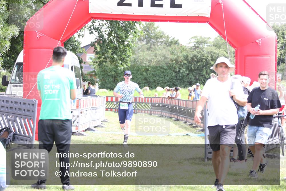 21.06.2026 - 29. Vierlanden-Triathlon Andreas Tolksdorf http://msf.ph/oto/9890890 21.06.2026 13:13:28 Ziel 733, 785, 733, 785 meine-sportfotos.de
